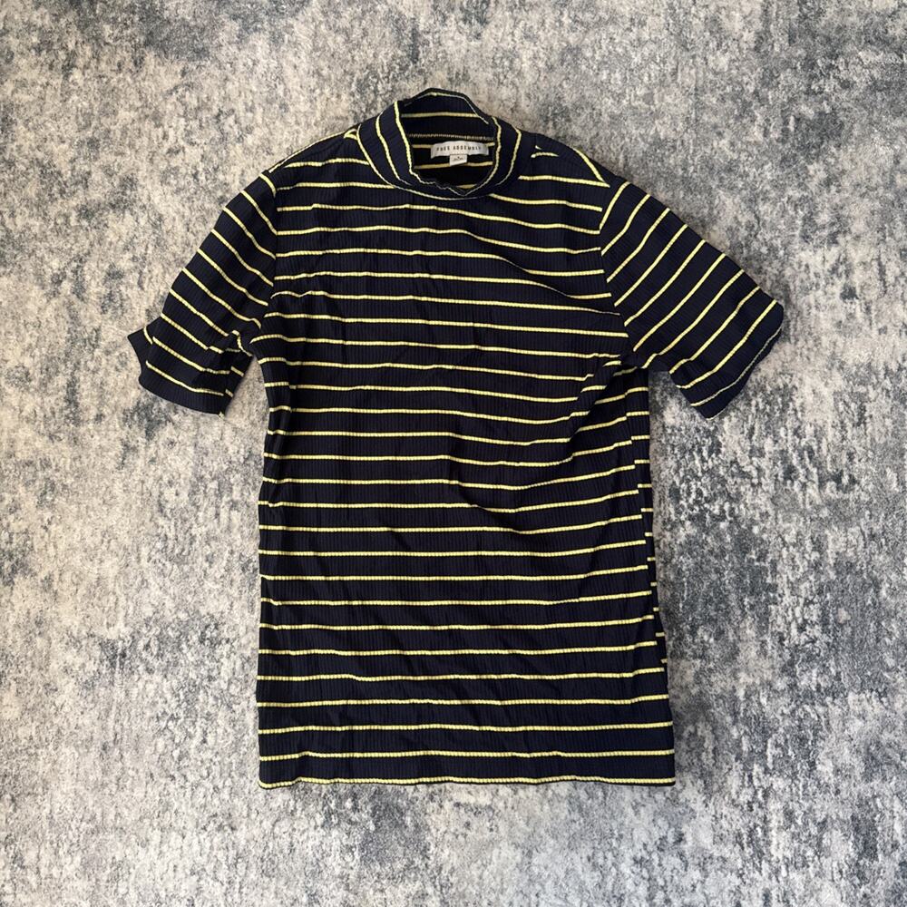 Free Assembly Short Sleeved Top Color Black And Yellow Stripes Size Small